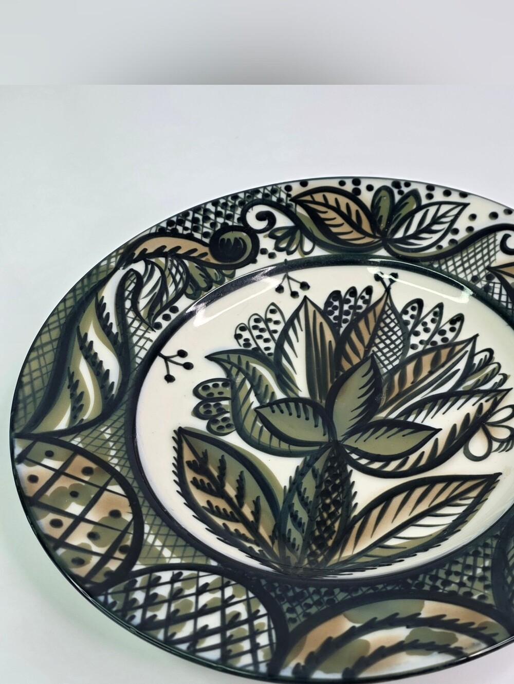 Vintage Decorative Plate.